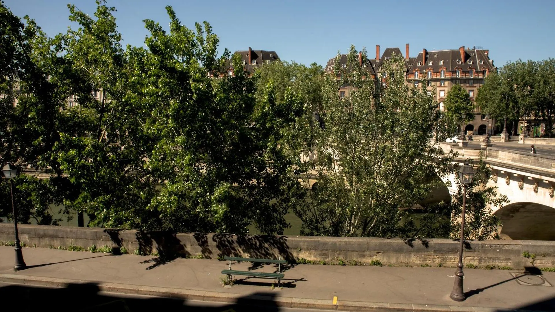 Pick A Flat'S Apartments In Saint Louis - Quai Des Orfevres Paris France