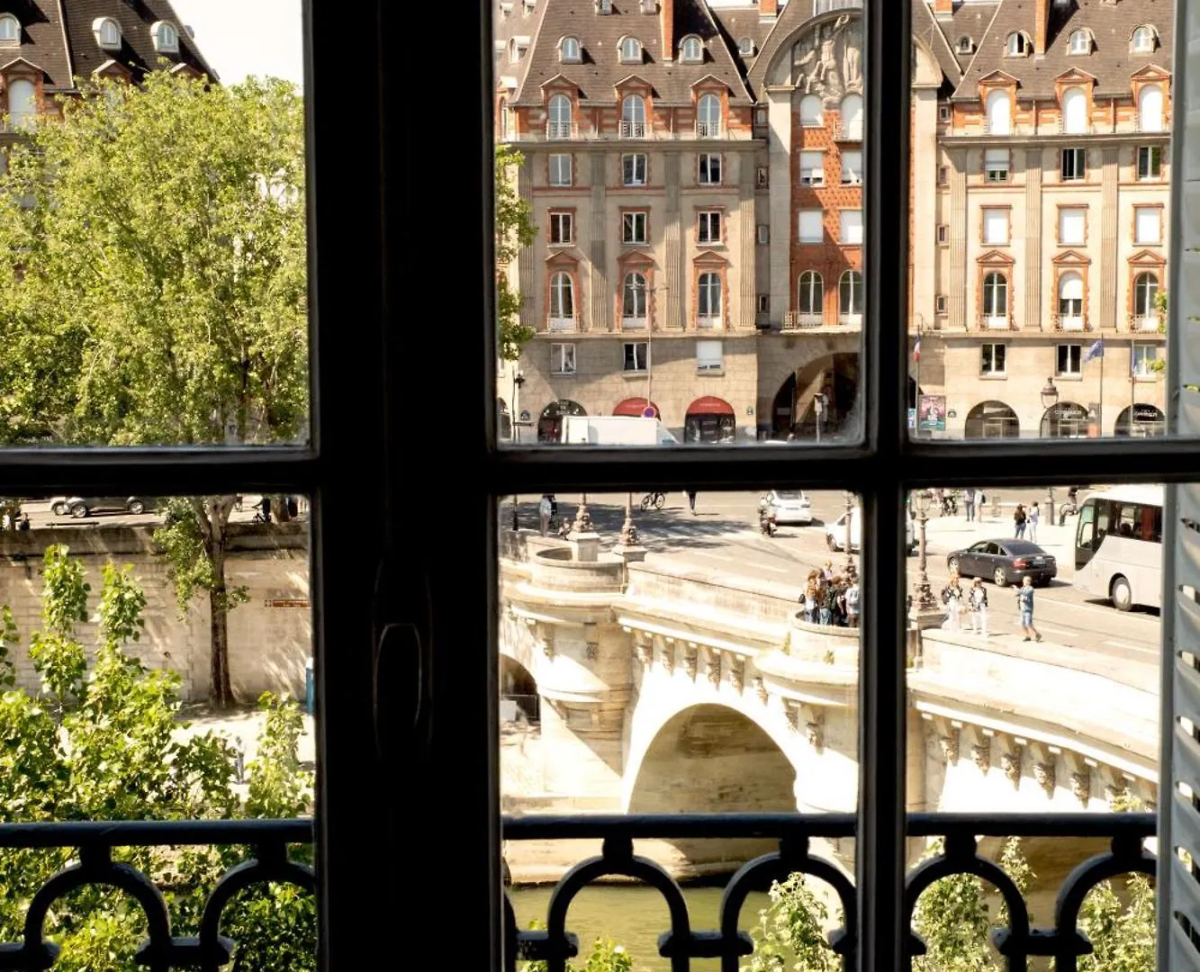 Pick A Flat'S Apartments In Saint Louis - Quai Des Orfevres Paris France